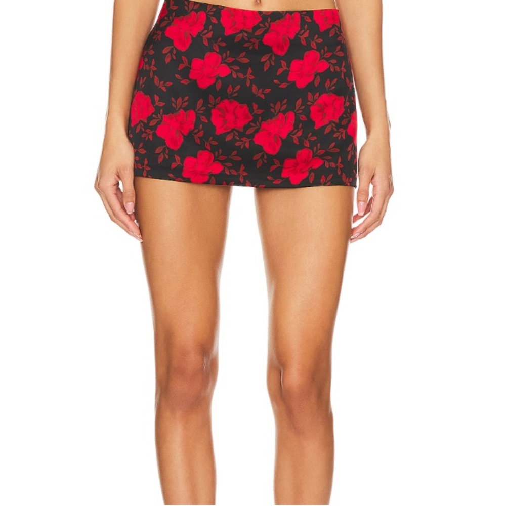 Danielle Giuzio Murada mini skirt (as seen on Tinx)